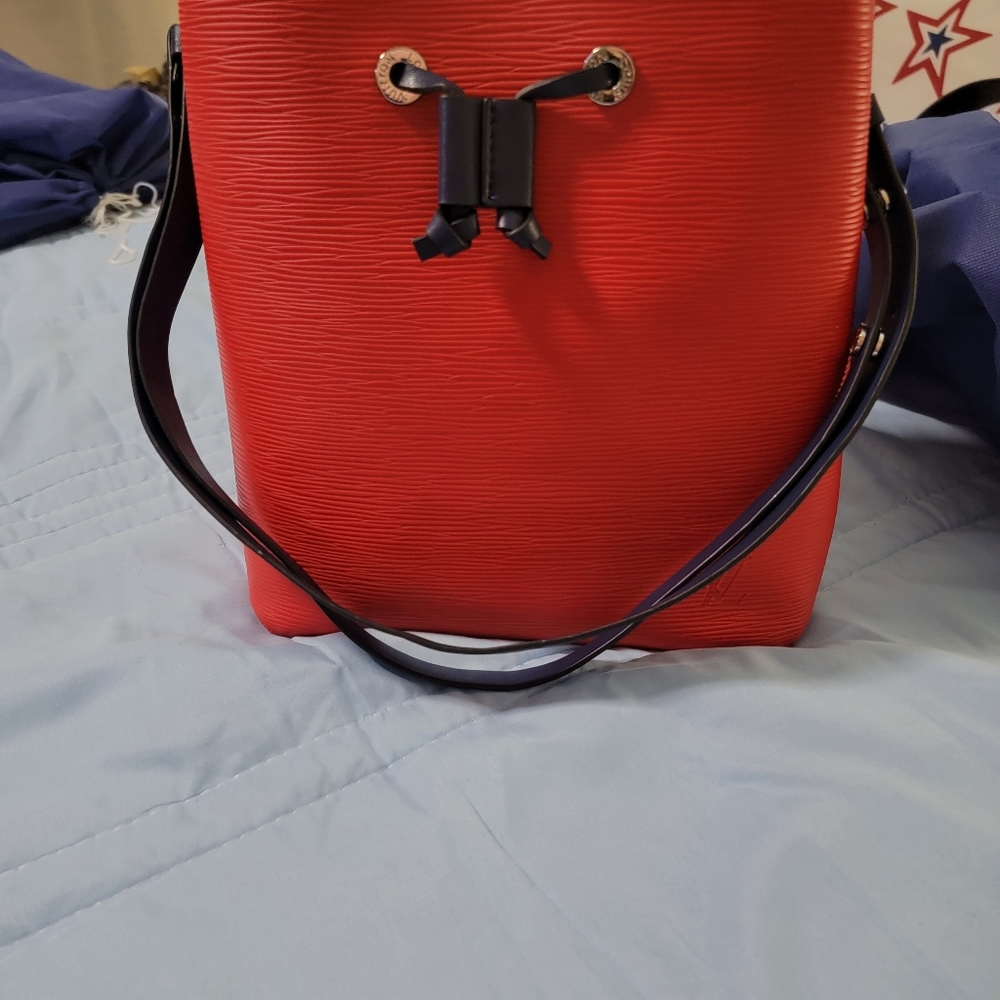 D&B Medium Purse - Picture 2 of 3